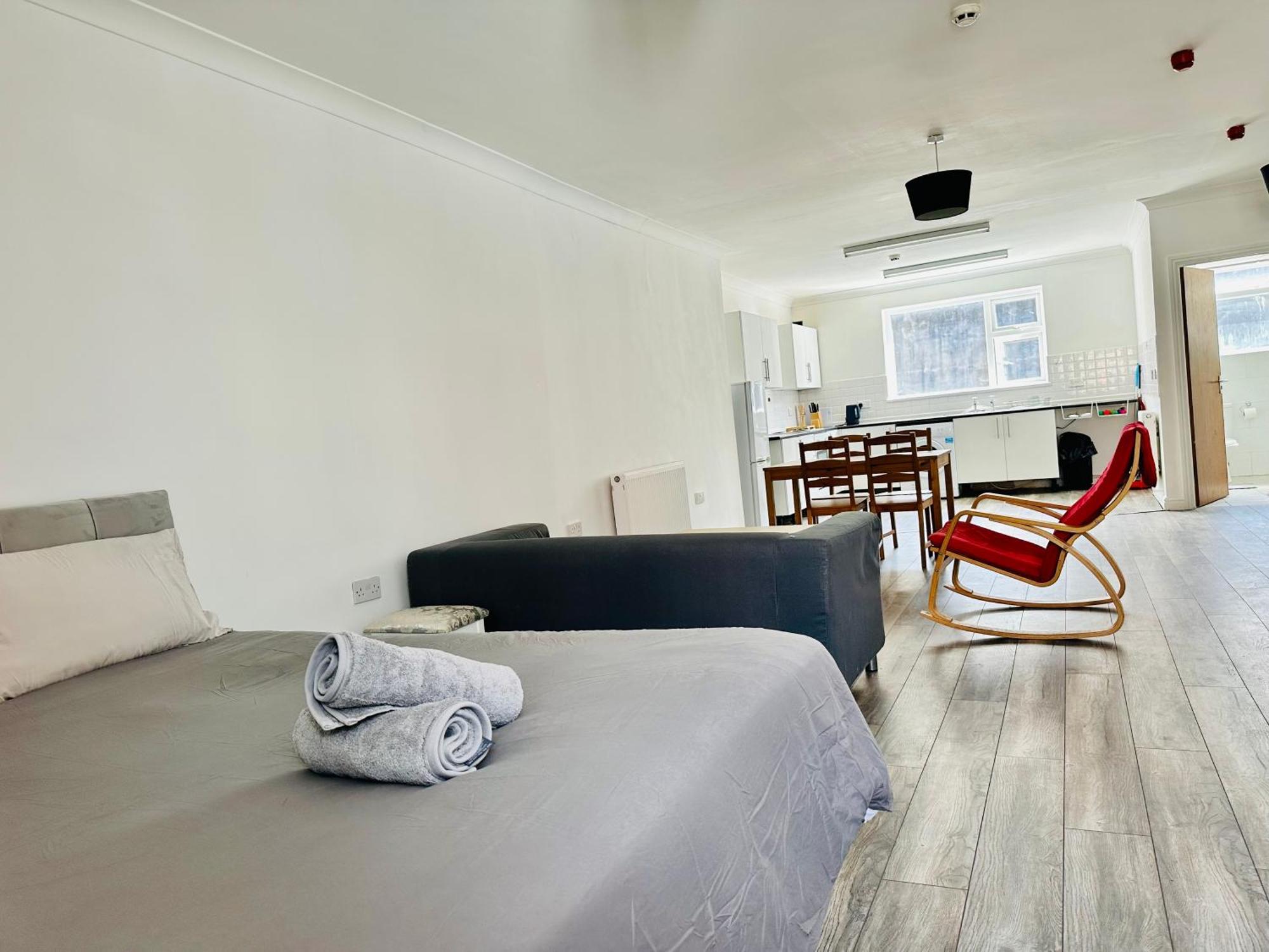 Spacious And Affordable City Center Two Beds Flat سوانسي المظهر الخارجي الصورة